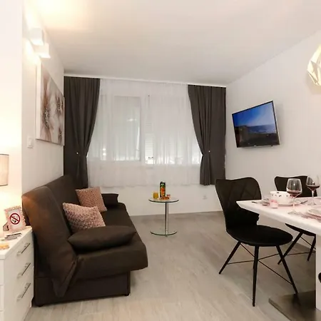 Dada One Apartmán *